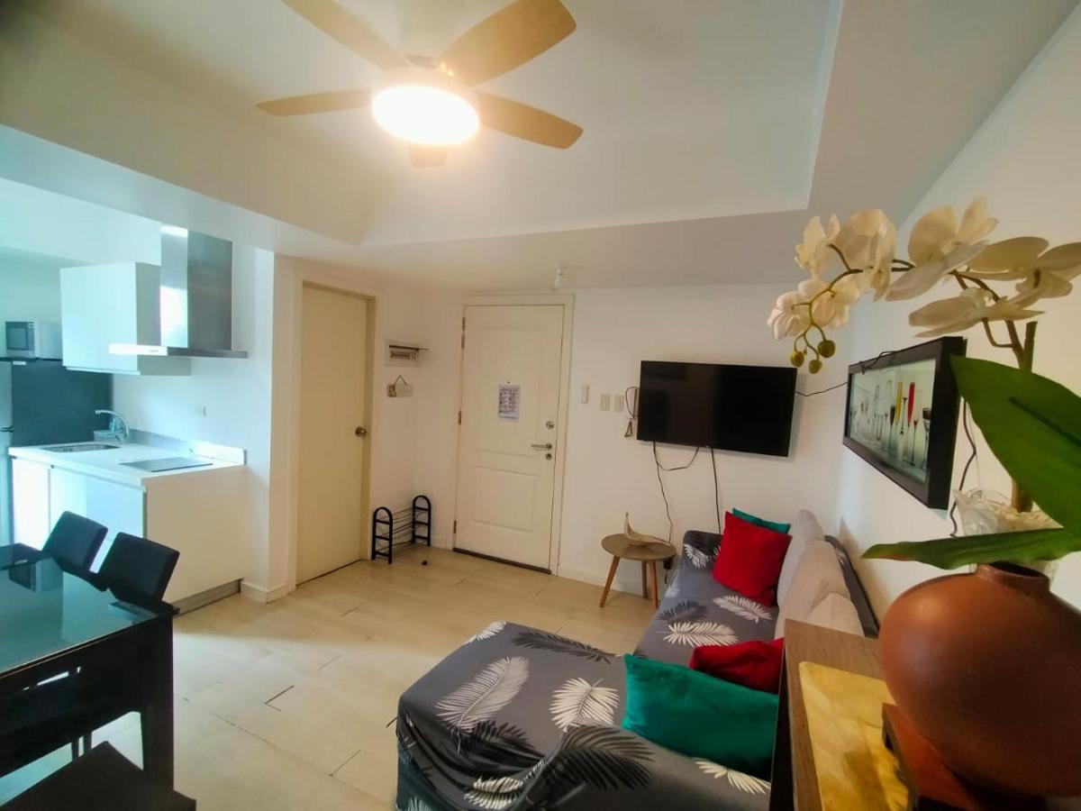 Beach Front Living In The Heart Of The City, Azure Residences Manila Exterior photo