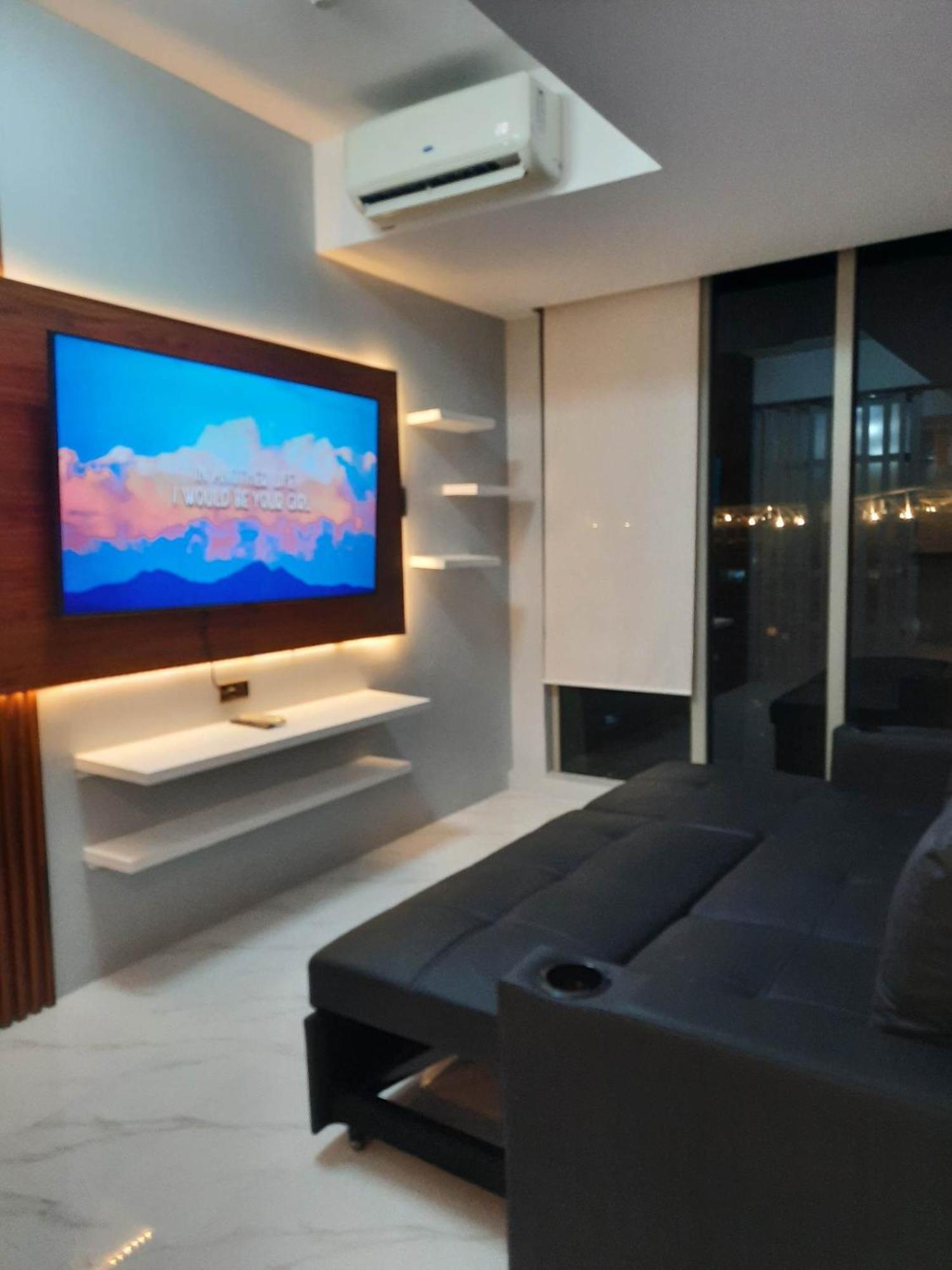 Beach Front Living In The Heart Of The City, Azure Residences Manila Exterior photo