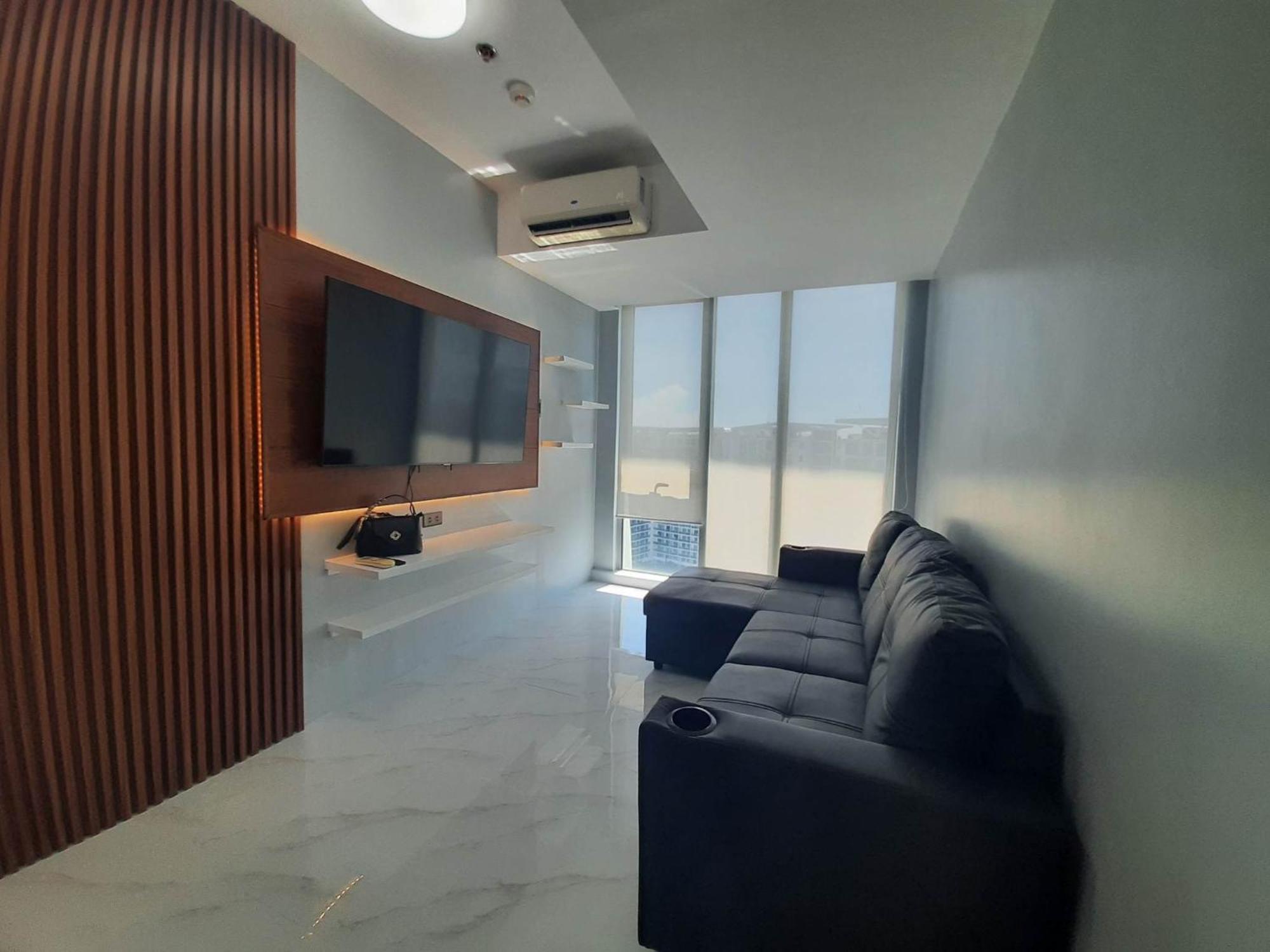 Beach Front Living In The Heart Of The City, Azure Residences Manila Exterior photo