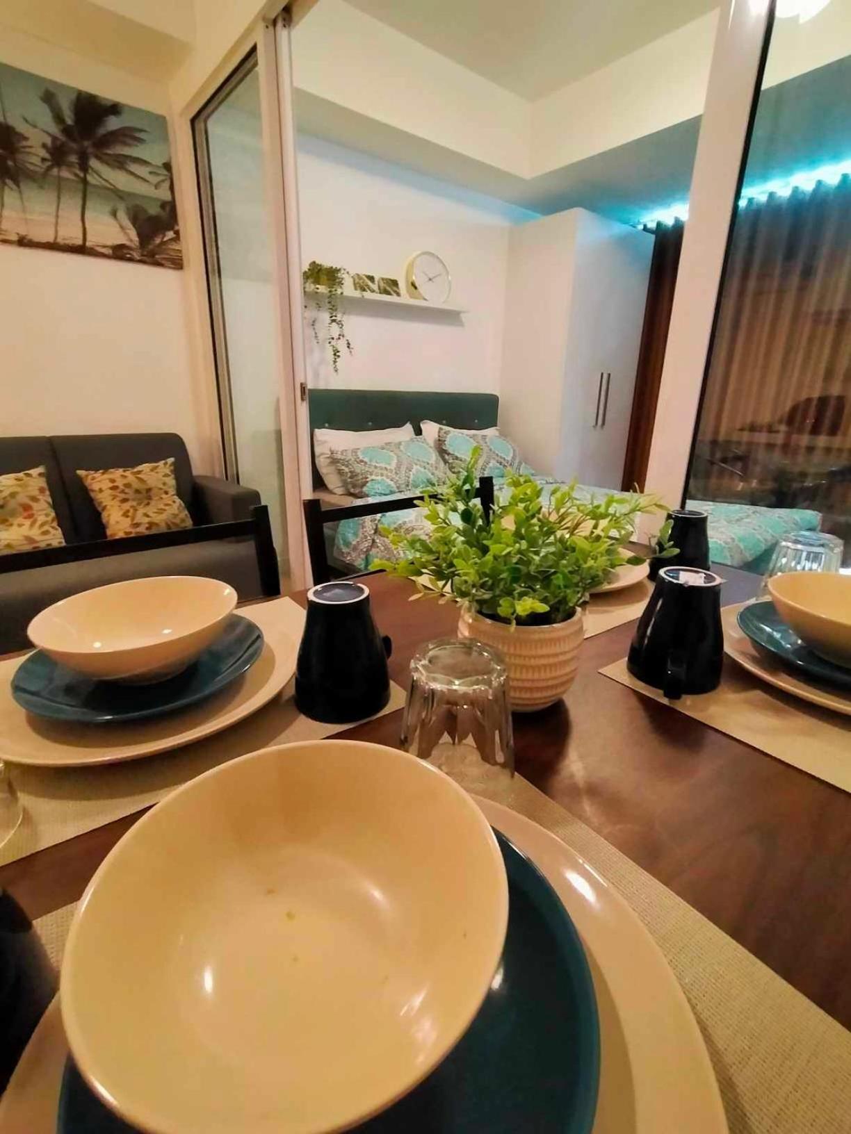 Beach Front Living In The Heart Of The City, Azure Residences Manila Exterior photo