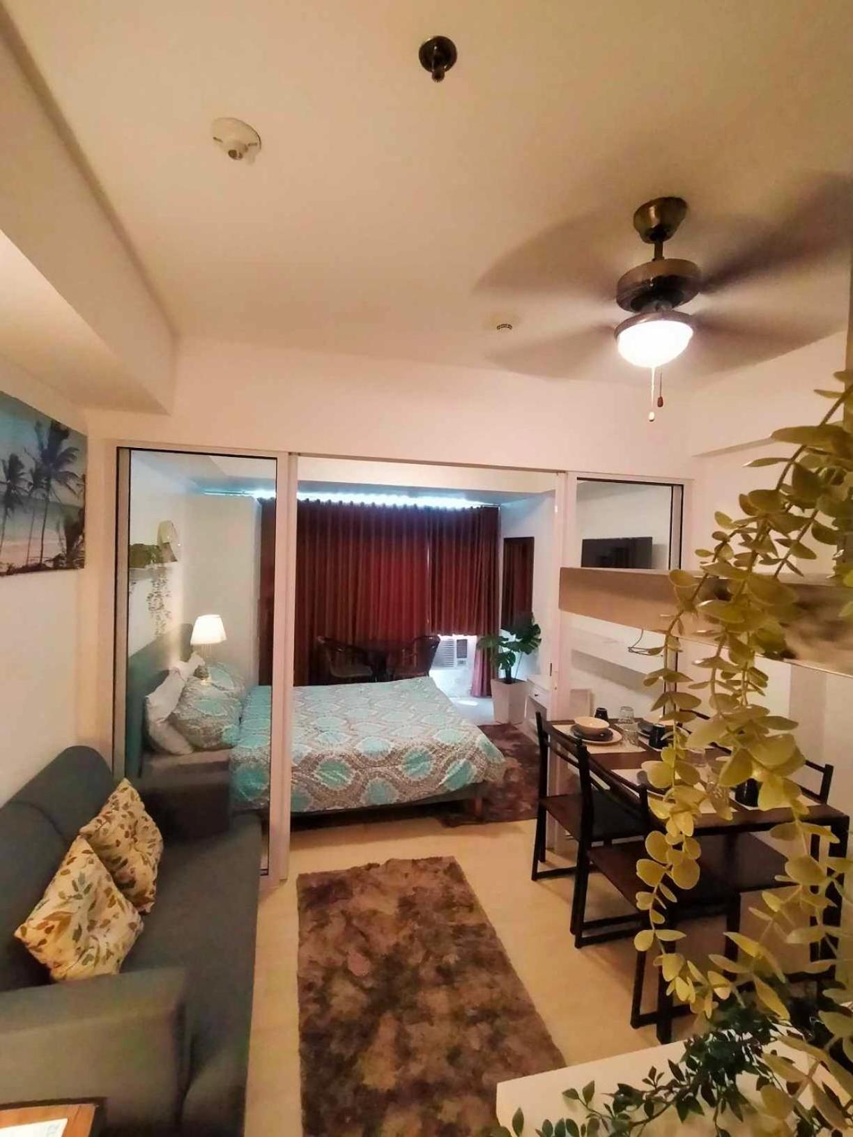 Beach Front Living In The Heart Of The City, Azure Residences Manila Exterior photo