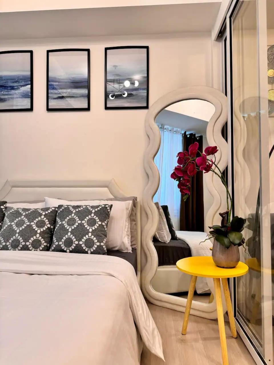 Beach Front Living In The Heart Of The City, Azure Residences Manila Exterior photo